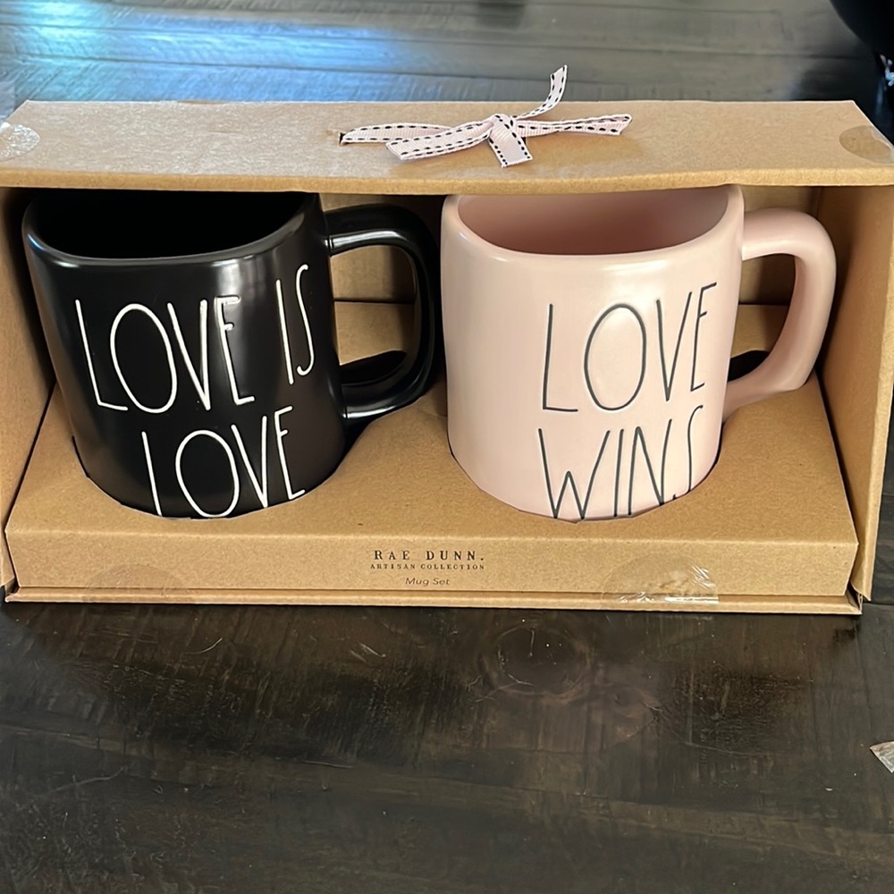 NWT Rae Dunn Artisan Collection Mug Set